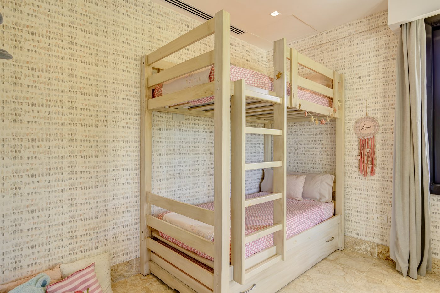 Bunk Room BDR2